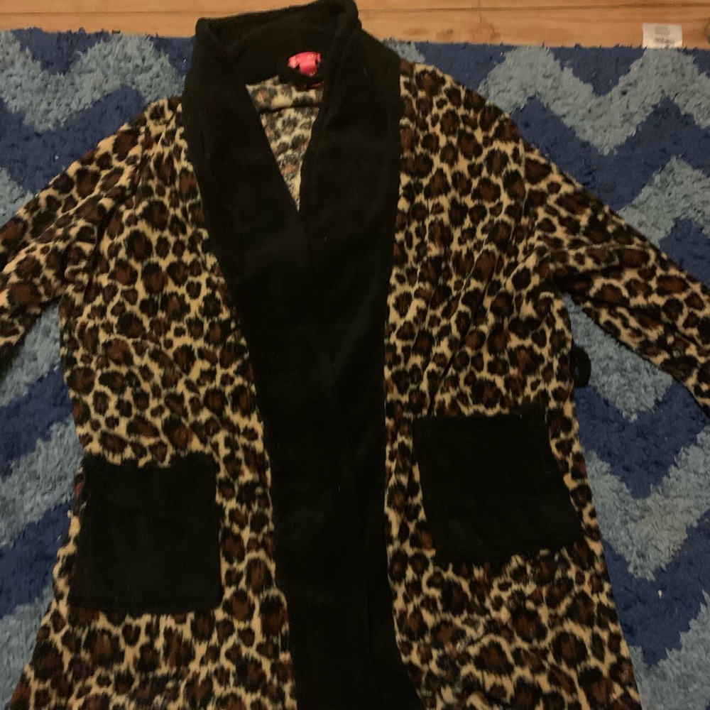 CHEETAH PRINT ROBE